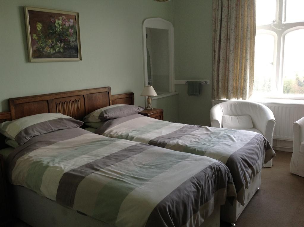 Twin Room with Shower